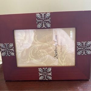 Wilton “Newbury Lane “ 4”x6”frame wood with pewter accents